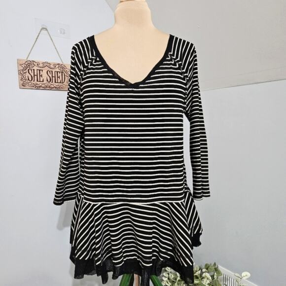 Weekend Suzanne Betro Black White Striped Exposed Seam V Neck Tunic Top Large - Picture 1 of 11